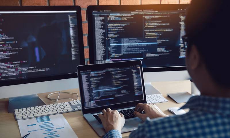 数据科学选型:R与Python如何赋能同德县网站建设?